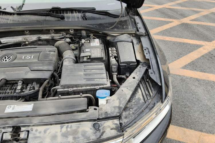 Used Volkswagen Magotan 2018 380TSI DSG Luxury Model Engine Bay Left