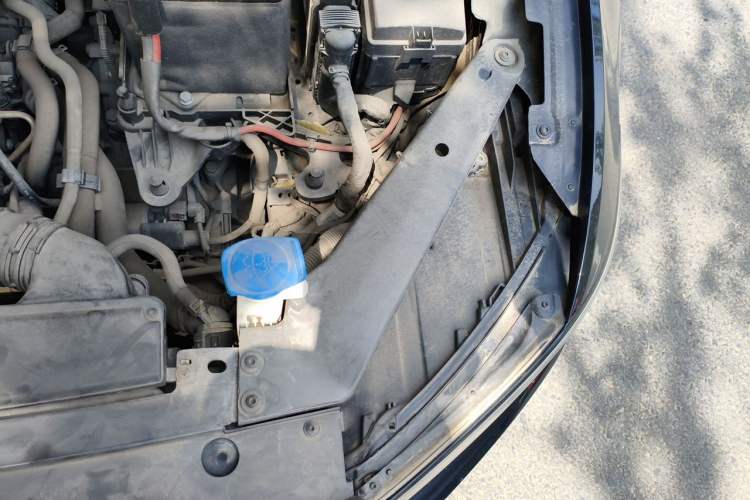 Used Volkswagen Magotan 2018 280TSI DSG Comfort Model Engine Bay Left