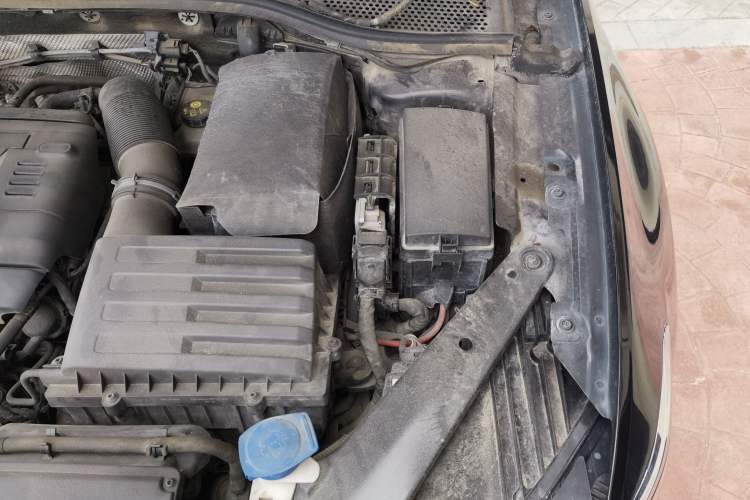 Used Volkswagen Magotan 2018 330TSI DSG Luxury Model Engine Bay Left