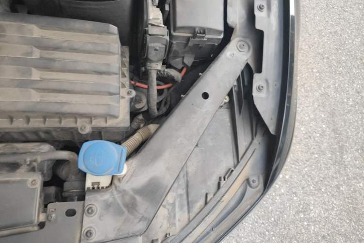 Used Volkswagen Magotan 2018 330TSI DSG Advanced Model Engine Bay Left