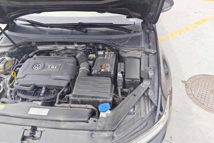 Used Volkswagen Magotan 2018 330TSI DSG Advanced Model Engine Bay Left