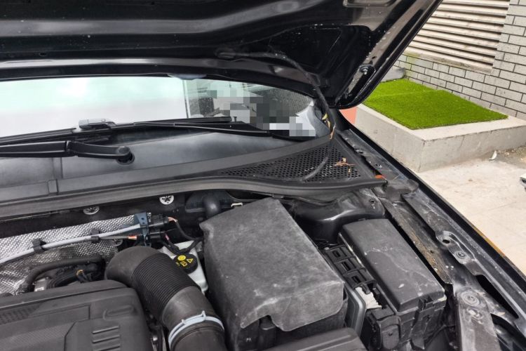 Used Volkswagen Magotan 2018 330TSI DSG Advanced Model Engine Bay Left