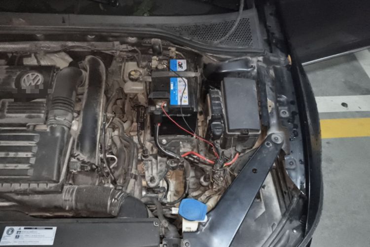Used Volkswagen Magotan 2018 280TSI DSG Comfort Model Engine Bay Left