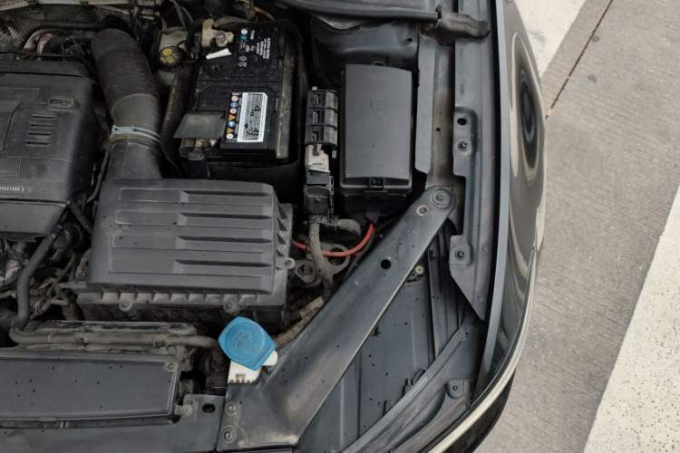 Used Volkswagen Magotan 2018 330TSI DSG Advanced Model Engine Bay Left