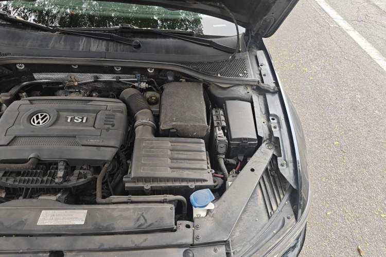 Used Volkswagen Magotan 2018 380TSI DSG Luxury Model Engine Bay Left