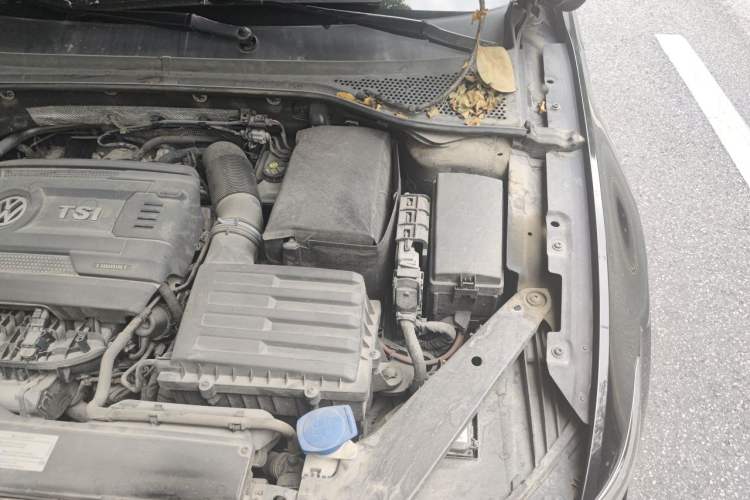 Used Volkswagen Magotan 2018 380TSI DSG Prestige Model Engine Bay Left