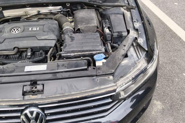 Used Volkswagen Magotan 2018 330TSI DSG Advanced Model Engine Bay Left