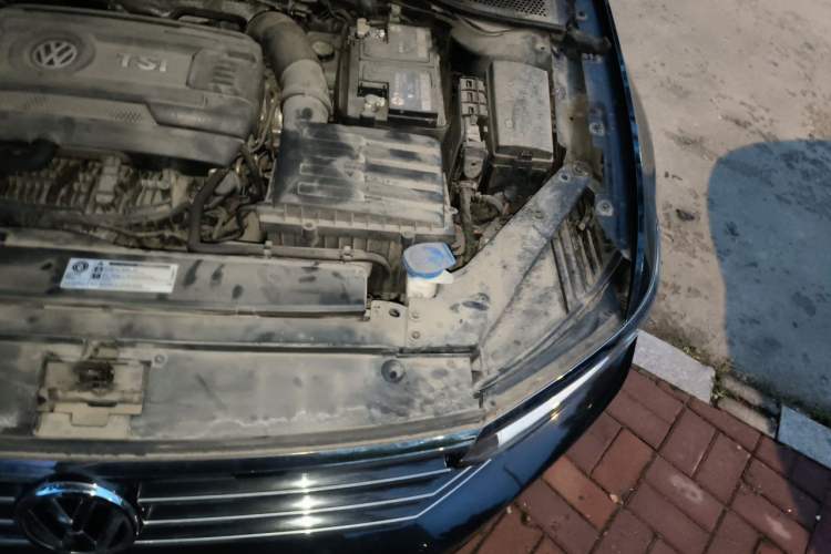 Used Volkswagen Magotan 2018 Facelift 330TSI DSG Luxury Model Engine Bay Left