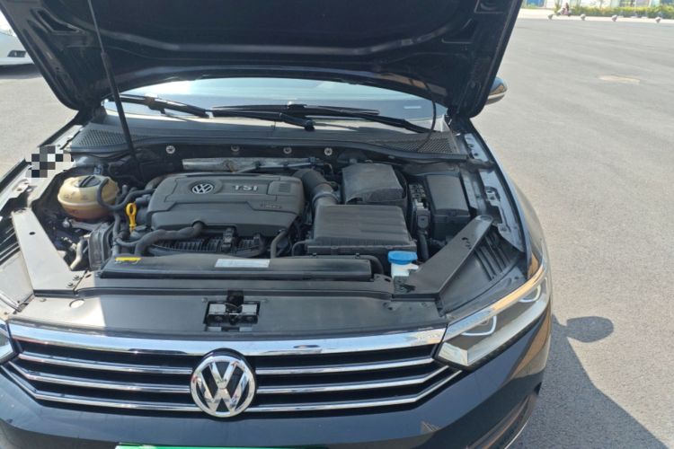 Used Volkswagen Magotan 2018 330TSI DSG Luxury Model Engine Bay Left