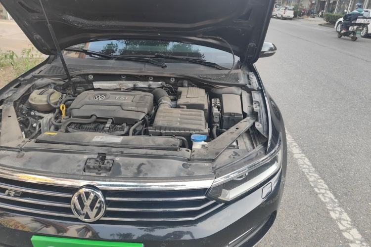 Used Volkswagen Magotan 2018 330TSI DSG Luxury Model Engine Bay Left