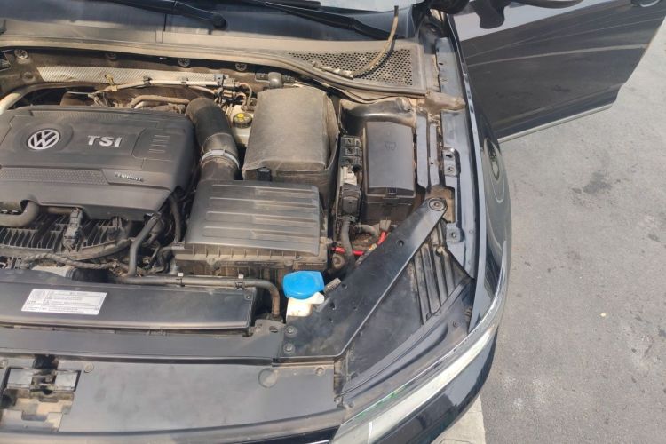 Used Volkswagen Magotan 2018 330TSI DSG Luxury Model Engine Bay Left