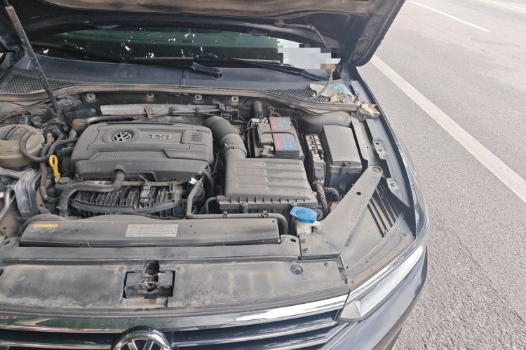 Used Volkswagen Magotan 2018 Facelift 330TSI DSG Luxury Model Engine Bay Left