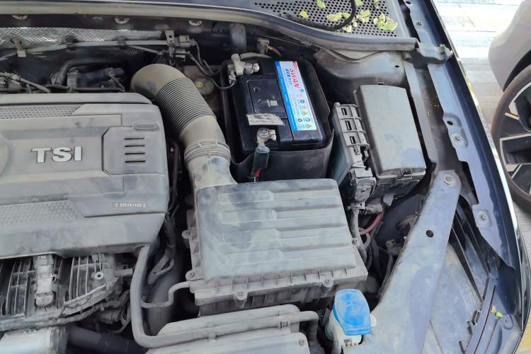 Used Volkswagen Magotan 2018 330TSI DSG Advanced Model Engine Bay Left