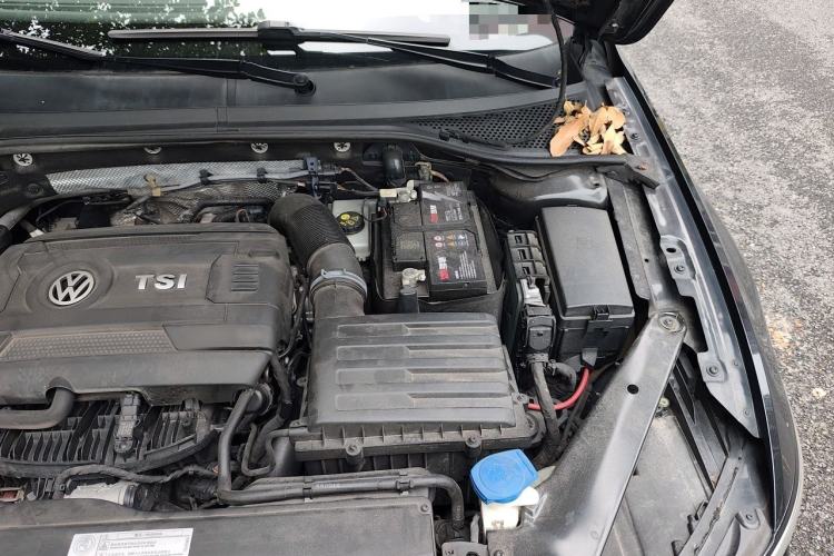 Used Volkswagen Magotan 2018 330TSI DSG Advanced Model Engine Bay Left