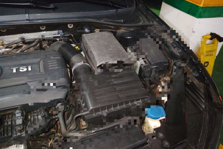 Used Volkswagen Magotan 2018 330TSI DSG Luxury Model Engine Bay Left
