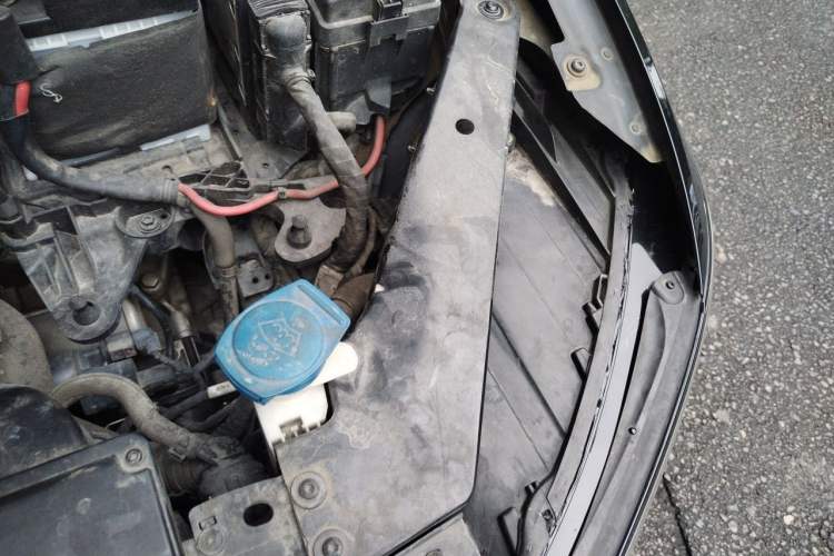 Used Volkswagen Magotan 2018 280TSI DSG Comfort Model Engine Bay Left