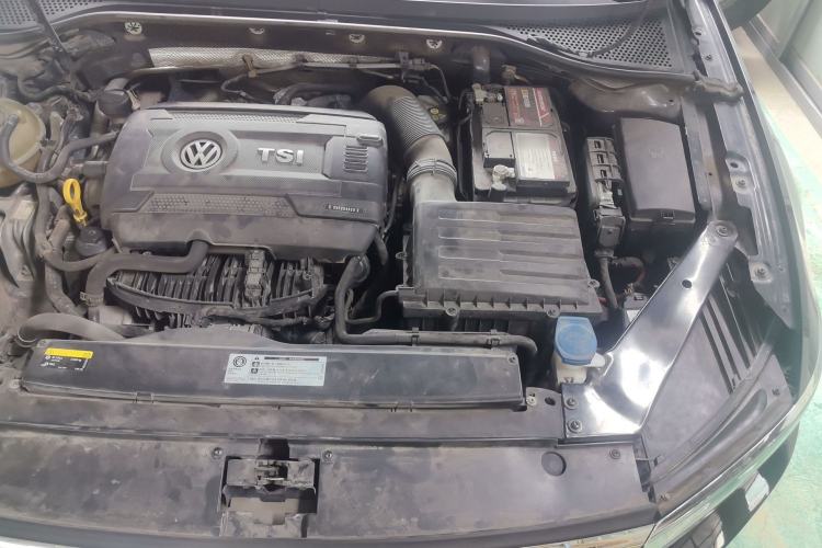 Used Volkswagen Magotan 2018 Facelift 330TSI DSG Luxury Model Engine Bay Left