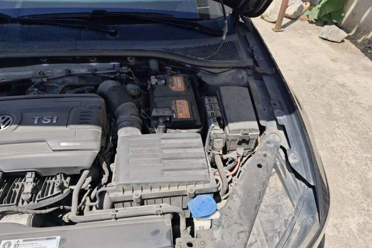 Used Volkswagen Magotan 2018 330TSI DSG Advanced Model Engine Bay Left