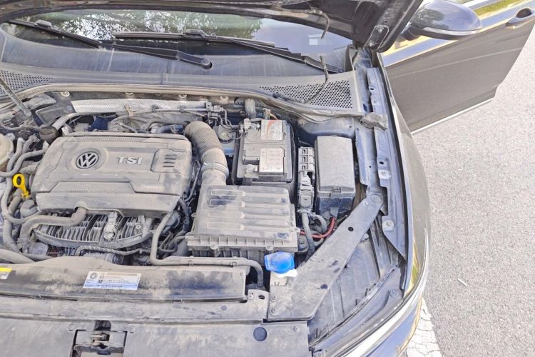 Used Volkswagen Magotan 2018 330TSI DSG Advanced Model Engine Bay Left