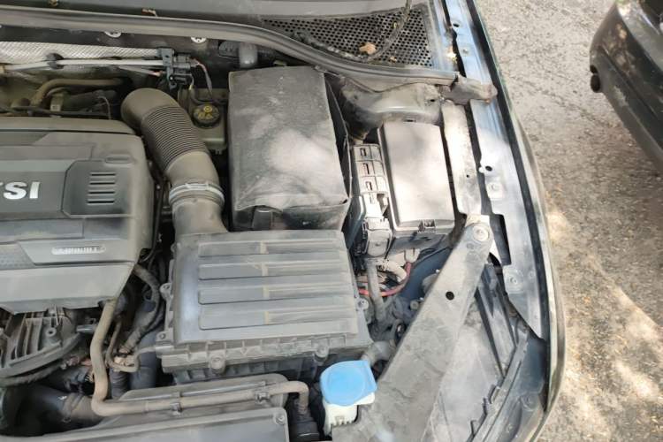 Used Volkswagen Magotan 2018 330TSI DSG Advanced Model Engine Bay Left
