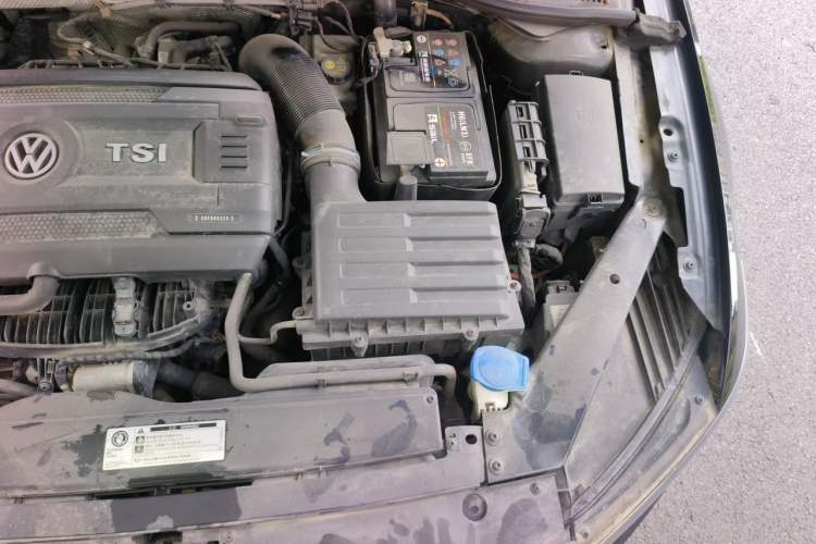 Used Volkswagen Magotan 2018 Facelift 330TSI DSG Luxury Model Engine Bay Left