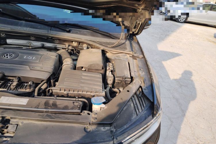 Used Volkswagen Magotan 2018 330TSI DSG Luxury Model Engine Bay Left