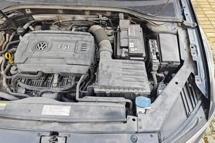 Used Volkswagen Magotan 2018 Facelift 330TSI DSG Luxury Model Engine Bay Left