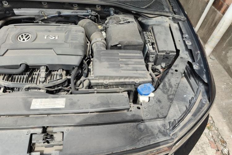 Used Volkswagen Magotan 2018 330TSI DSG Advanced Model Engine Bay Left