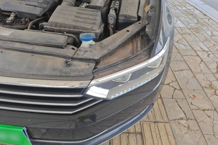 Used Volkswagen Magotan 2018 330TSI DSG Advanced Model Engine Bay Left