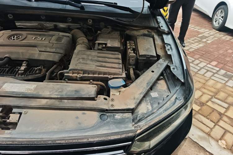 Used Volkswagen Magotan 2018 330TSI DSG Advanced Model Engine Bay Left
