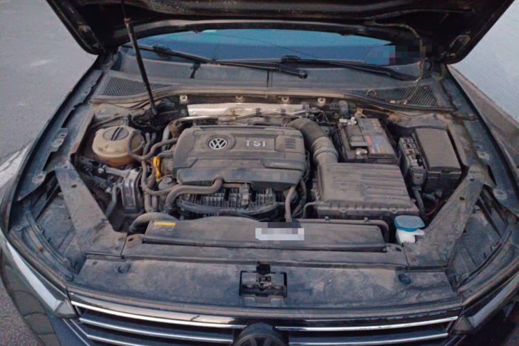 Used Volkswagen Magotan 2018 330TSI DSG Advanced Model Engine Bay