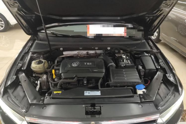 Used Volkswagen Magotan 2018 330TSI DSG Advanced Model Engine Bay