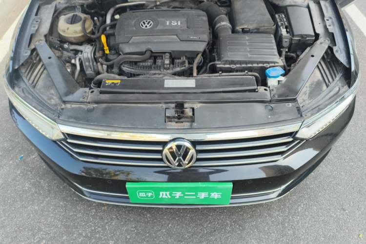 Used Volkswagen Magotan 2018 330TSI DSG Luxury Model Engine Bay