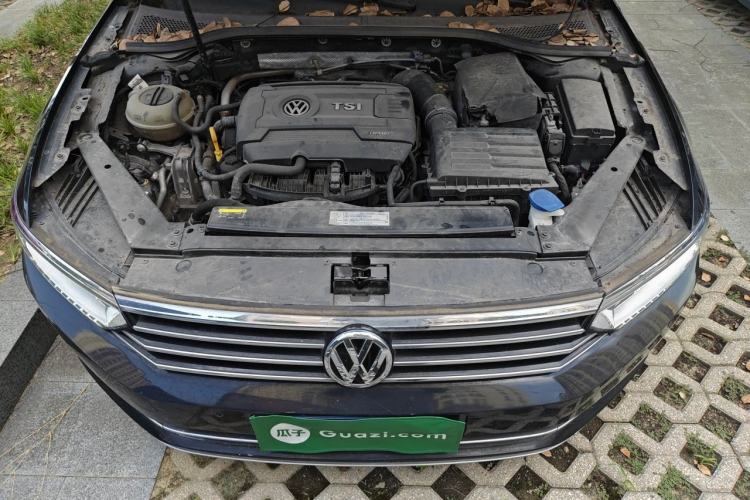 Used Volkswagen Magotan 2018 330TSI DSG Luxury Model Engine Bay