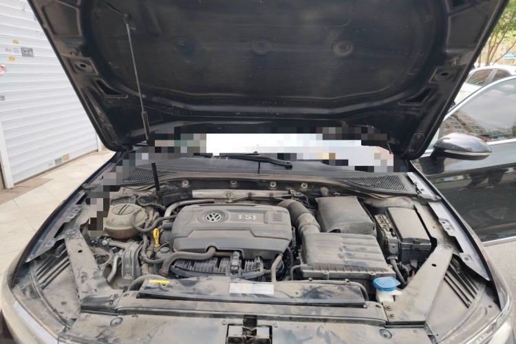 Used Volkswagen Magotan 2018 330TSI DSG Luxury Model Engine Bay