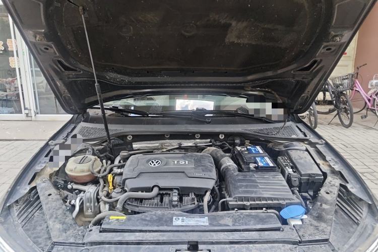 Used Volkswagen Magotan 2018 330TSI DSG Luxury Model Engine Bay