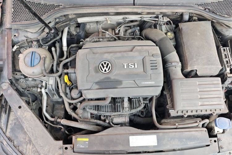 Used Volkswagen Magotan 2018 330TSI DSG Advanced Model Engine Bay