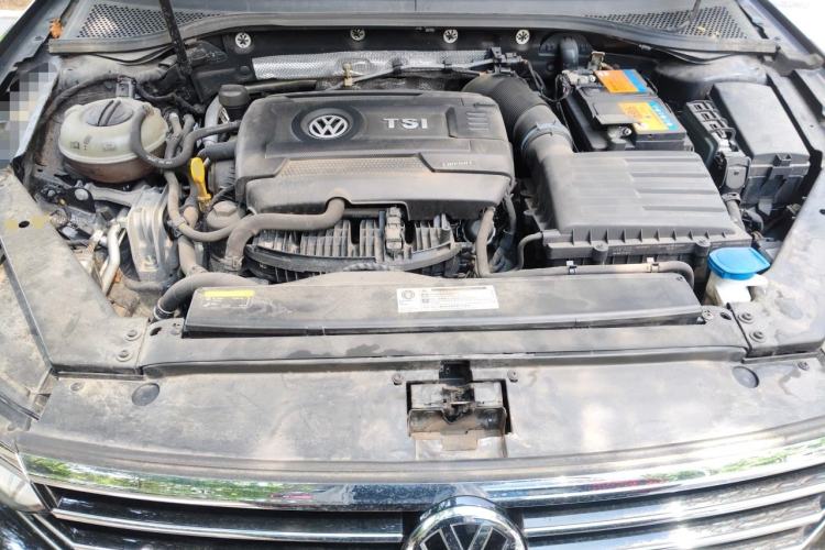 Used Volkswagen Magotan 2018 Facelift 330TSI DSG Luxury Model Engine Bay