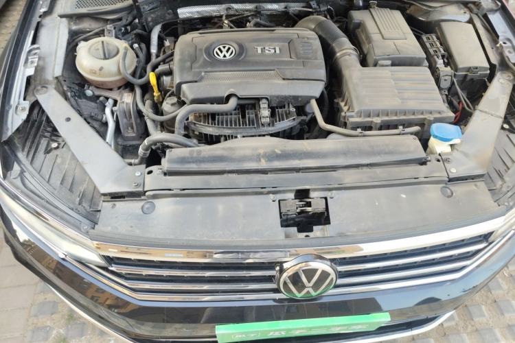 Used Volkswagen Magotan 2018 330TSI DSG Advanced Model Engine Bay