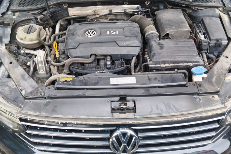 Used Volkswagen Magotan 2018 330TSI DSG Advanced Model Engine Bay