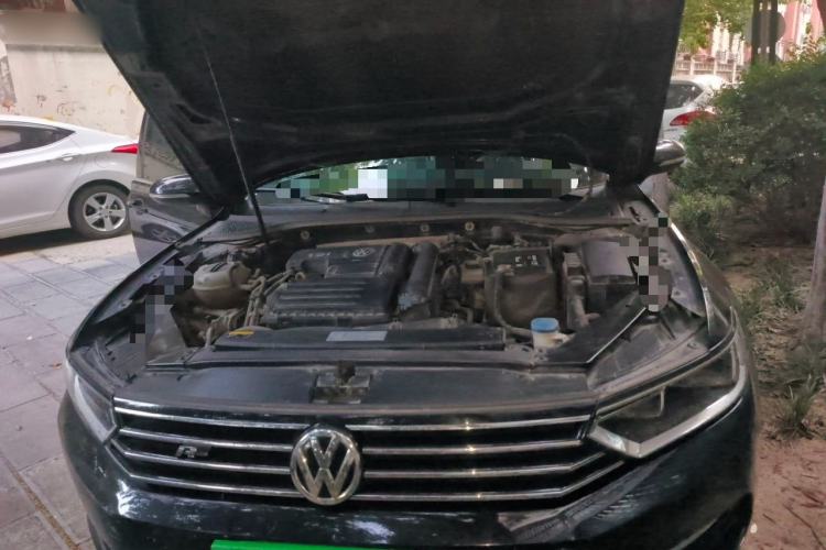 Used Volkswagen Magotan 2018 280TSI DSG Comfort Model Engine Bay