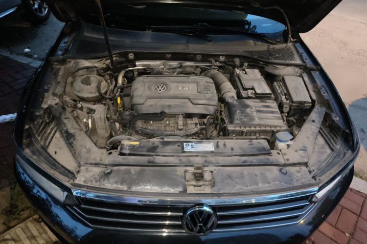 Used Volkswagen Magotan 2018 Facelift 330TSI DSG Luxury Model Engine Bay