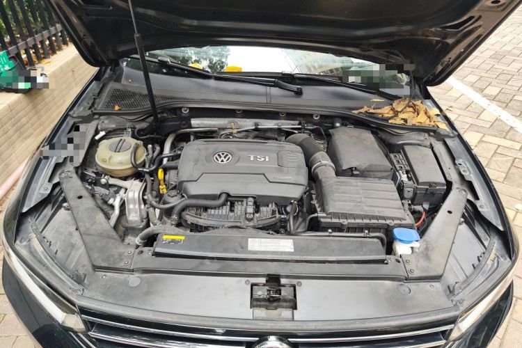 Used Volkswagen Magotan 2018 330TSI DSG Luxury Model Engine Bay