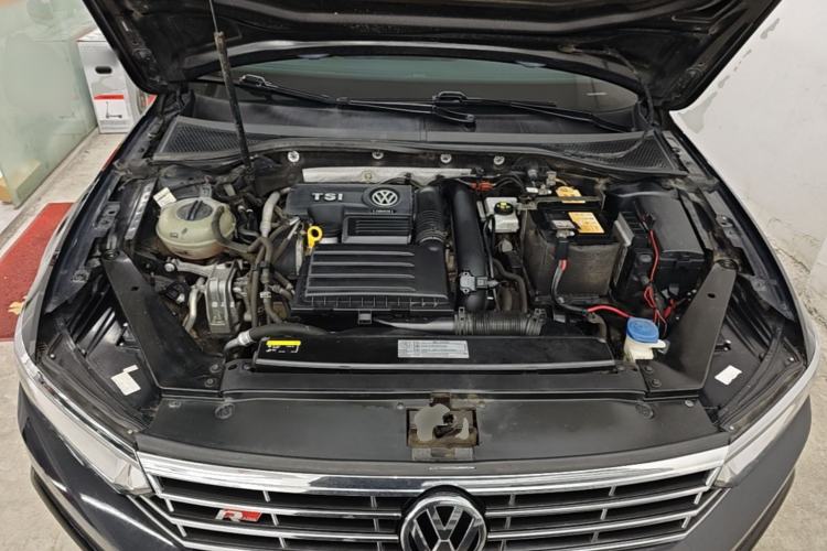 Used Volkswagen Magotan 2018 280TSI DSG Comfort Model Engine Bay