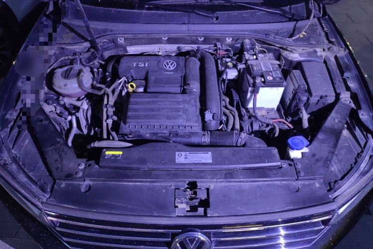 Used Volkswagen Magotan 2018 280TSI DSG Comfort Model Engine Bay