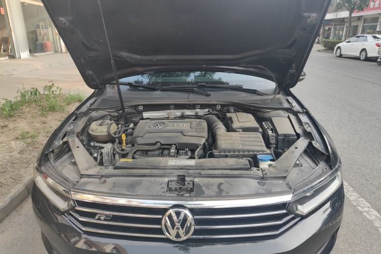 Used Volkswagen Magotan 2018 330TSI DSG Luxury Model Engine Bay
