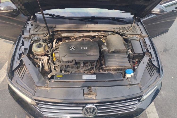 Used Volkswagen Magotan 2018 330TSI DSG Luxury Model Engine Bay