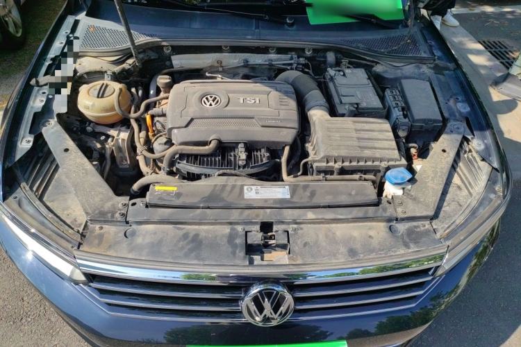 Used Volkswagen Magotan 2018 Facelift 330TSI DSG Luxury Model Engine Bay