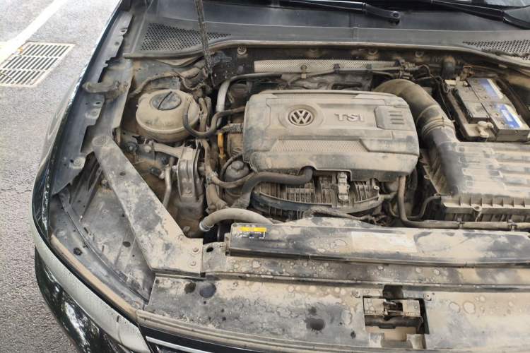 Used Volkswagen Magotan 2018 330TSI DSG Advanced Model Engine Bay Right
