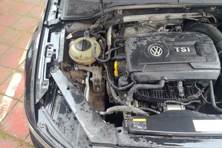 Used Volkswagen Magotan 2018 330TSI DSG Advanced Model Engine Bay Right